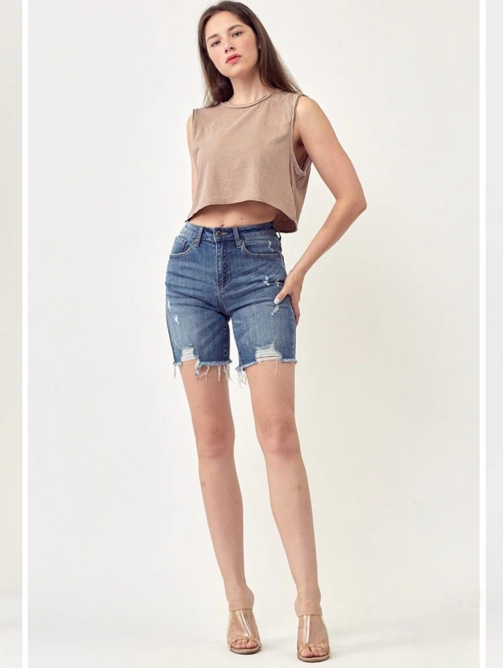 💙GUC Risen "High Rise Distressed Bermuda Shorts" in Medium Wash💙 Sz Large💙